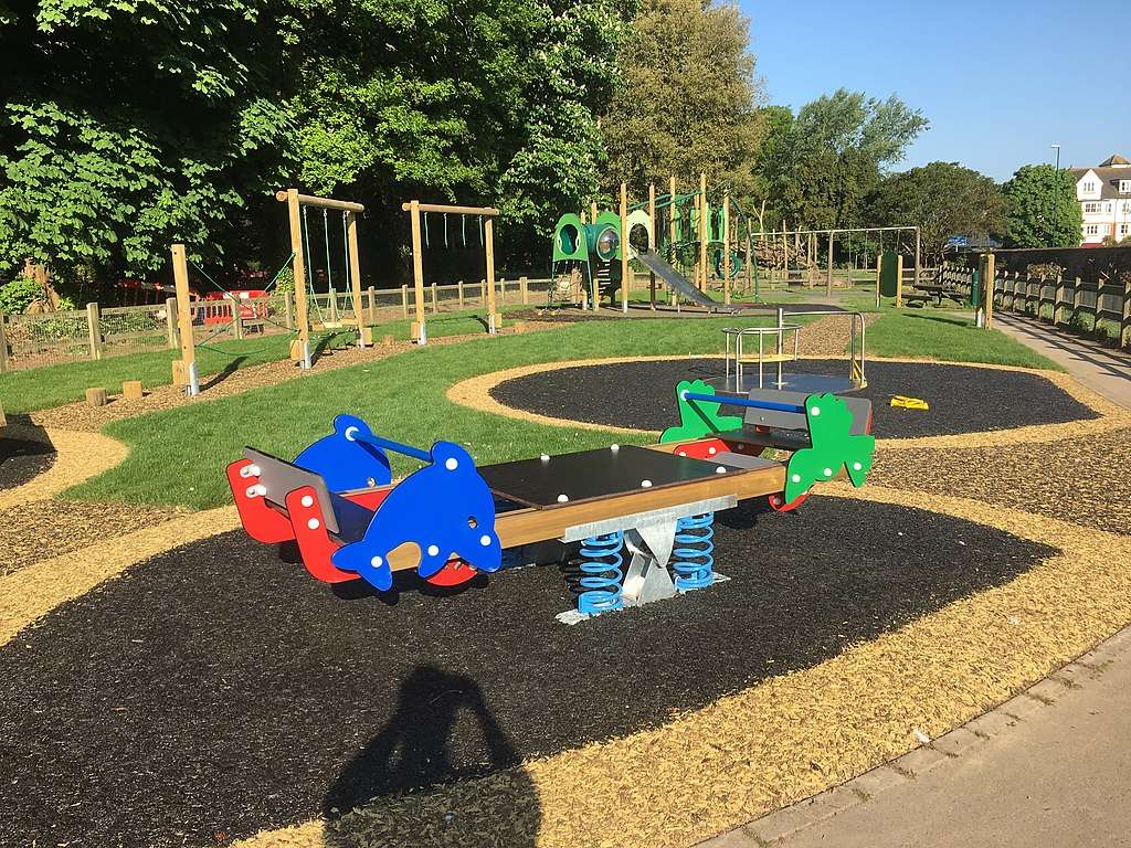 Pea Gravel vs Rubber Mulch vs Wood Chips Which Is Best For Playground